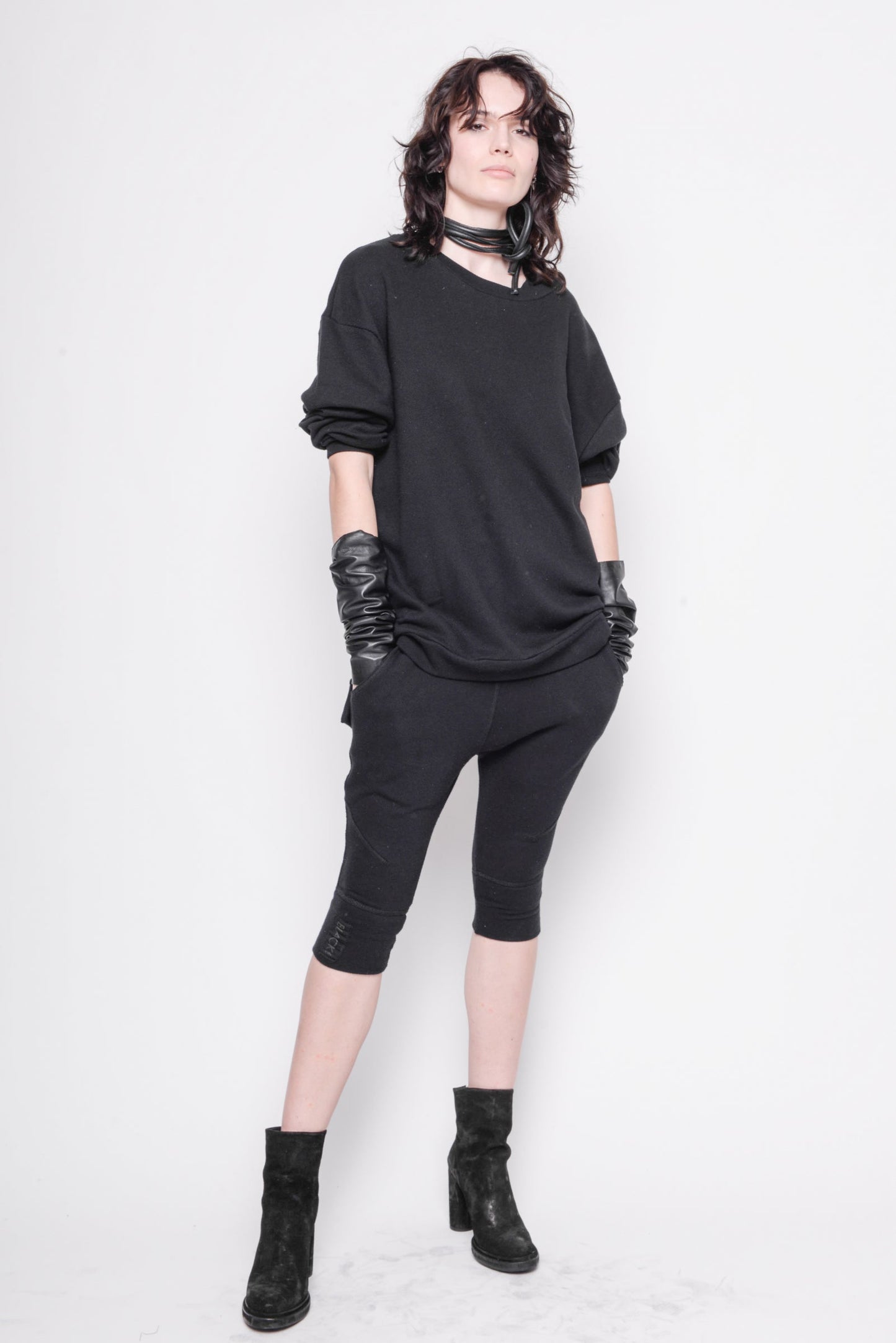 
                  
                    221.03.09 baquette 100% co 100 BLACK
                  
                