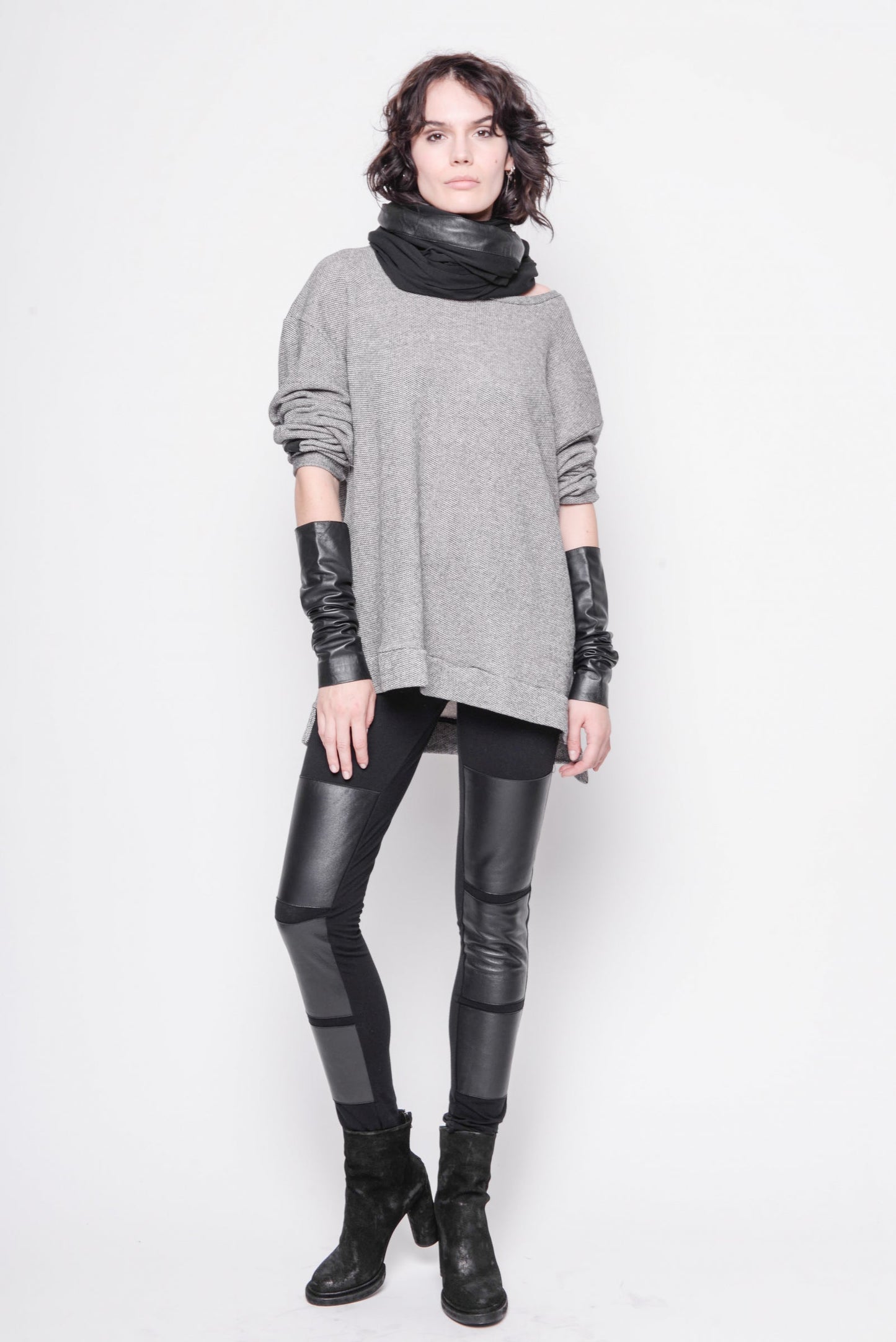 
                  
                    221.03.09 baquette 100% co 103 Black with Grey
                  
                