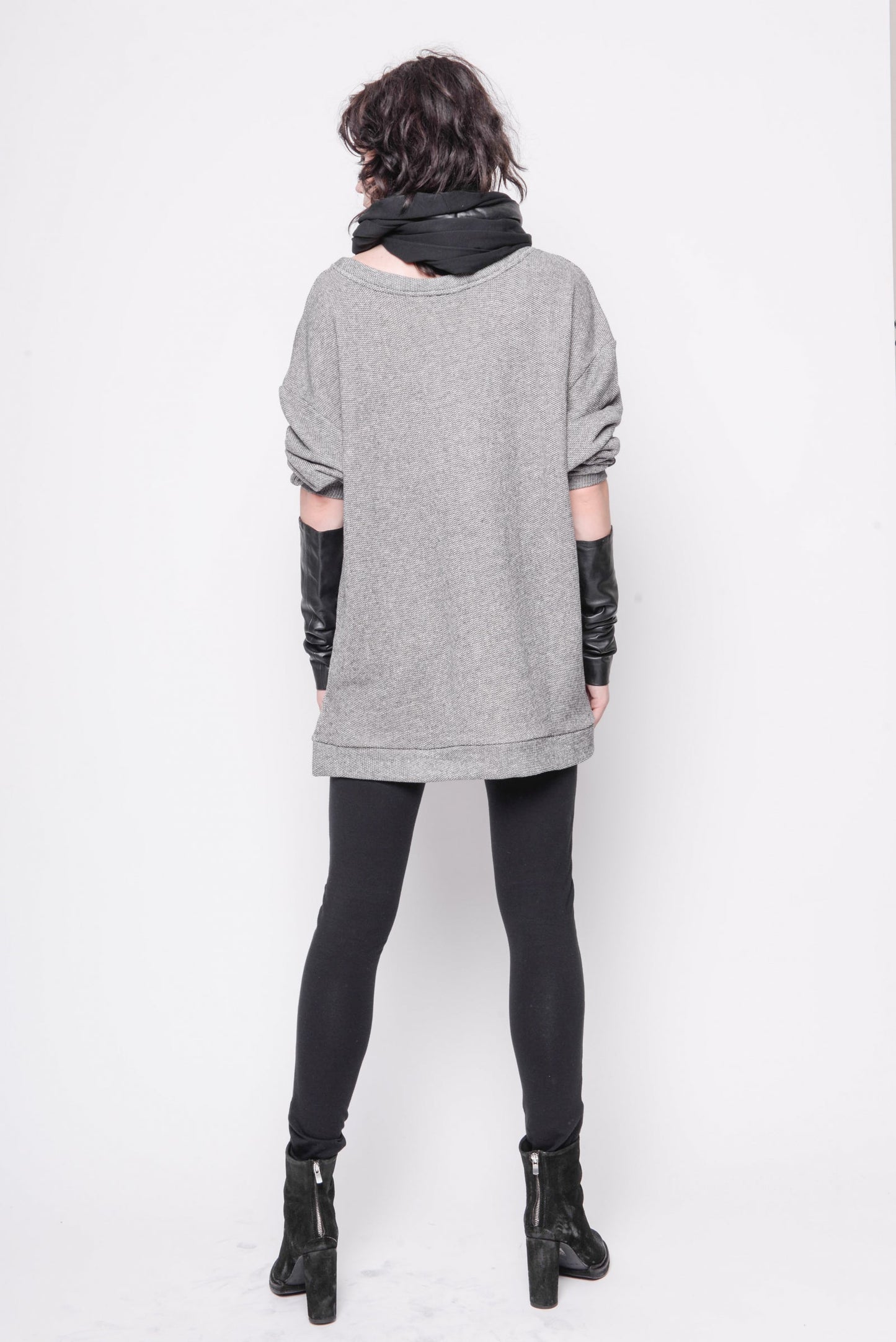 
                  
                    221.03.09 baquette 100% co 103 Black with Grey
                  
                