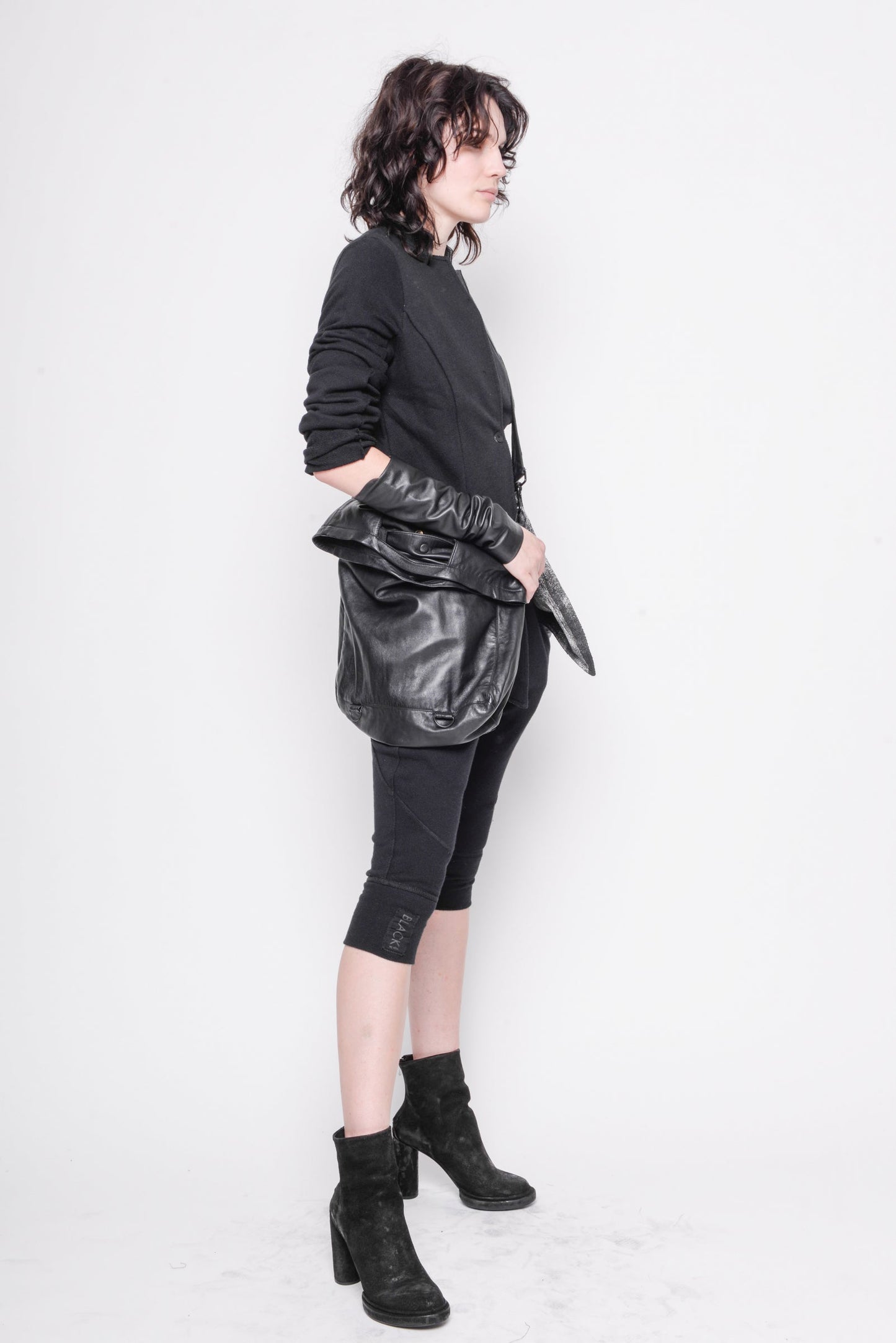 
                  
                    221.03.03 baquette 100% co 100 BLACK
                  
                