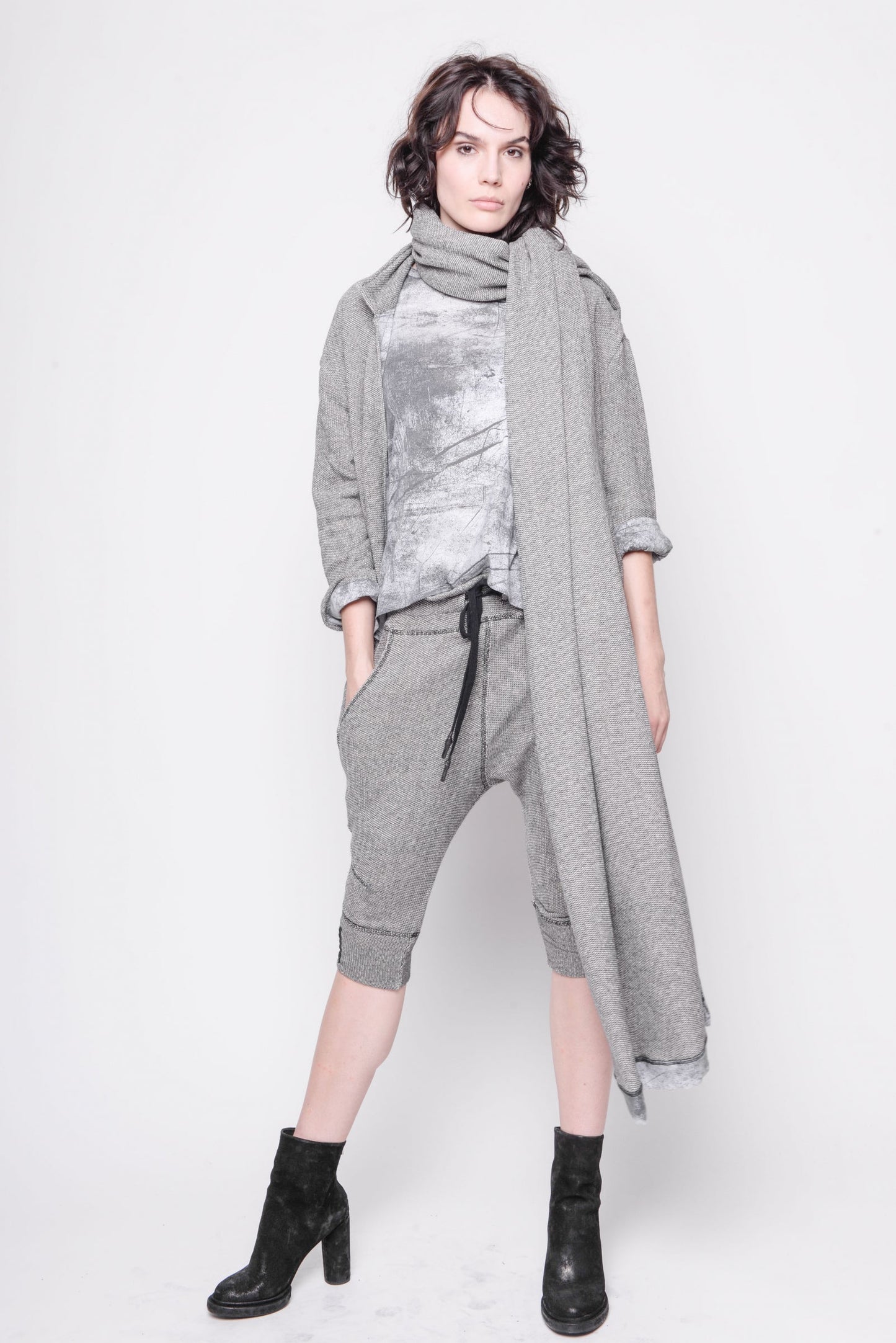 
                  
                    221.03.03 baquette 100% co 103 Black with Grey
                  
                