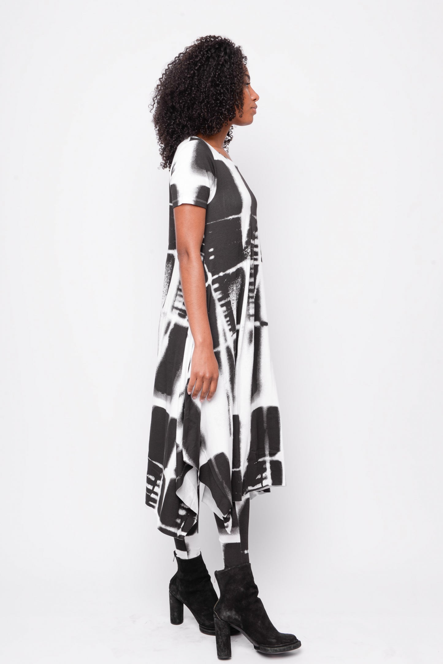 
                  
                    221.06.07 95% co 5% ea WHITE - PRINT SUMMER
                  
                