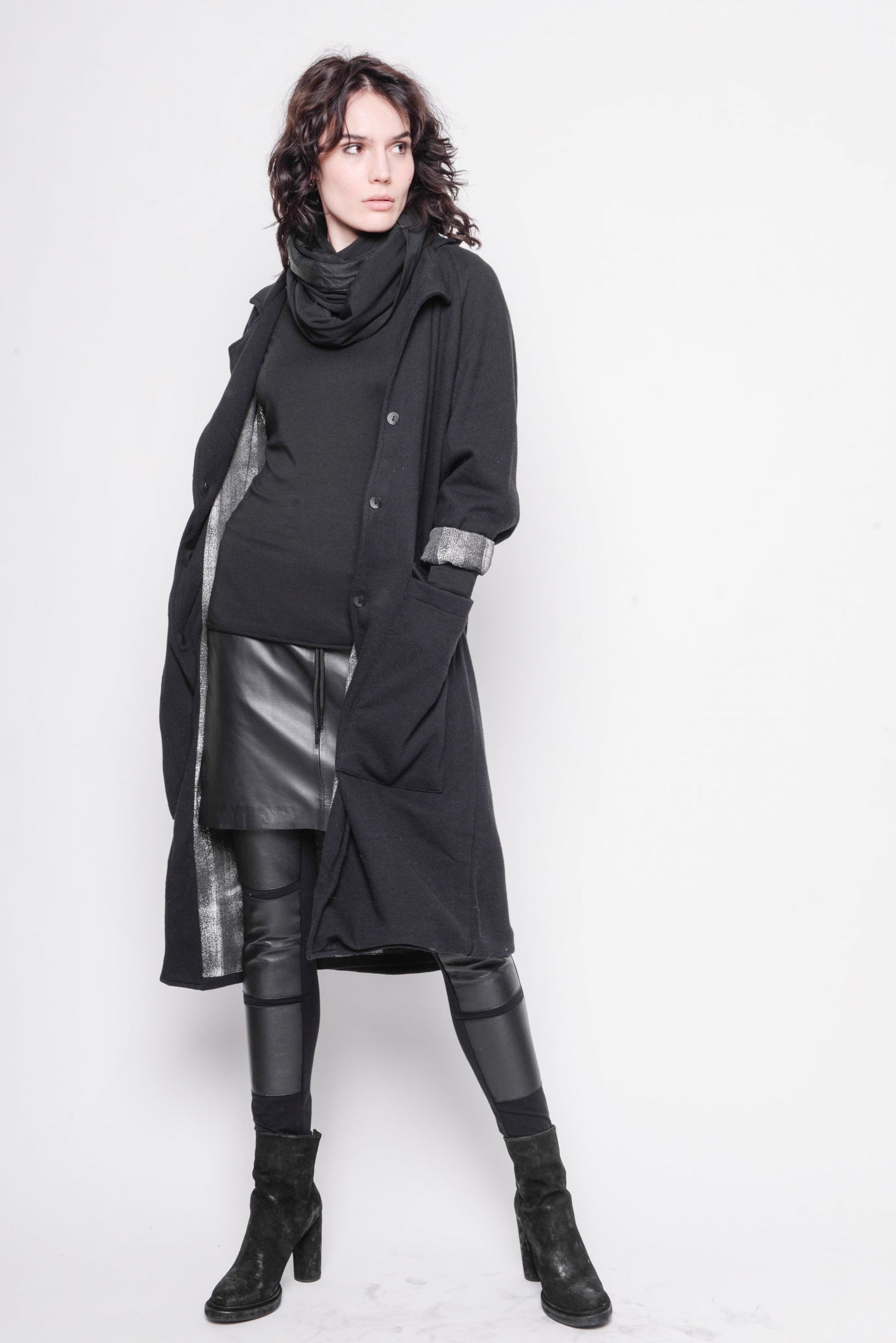 
                  
                    221.03.07 baquette 100% co 100 BLACK
                  
                