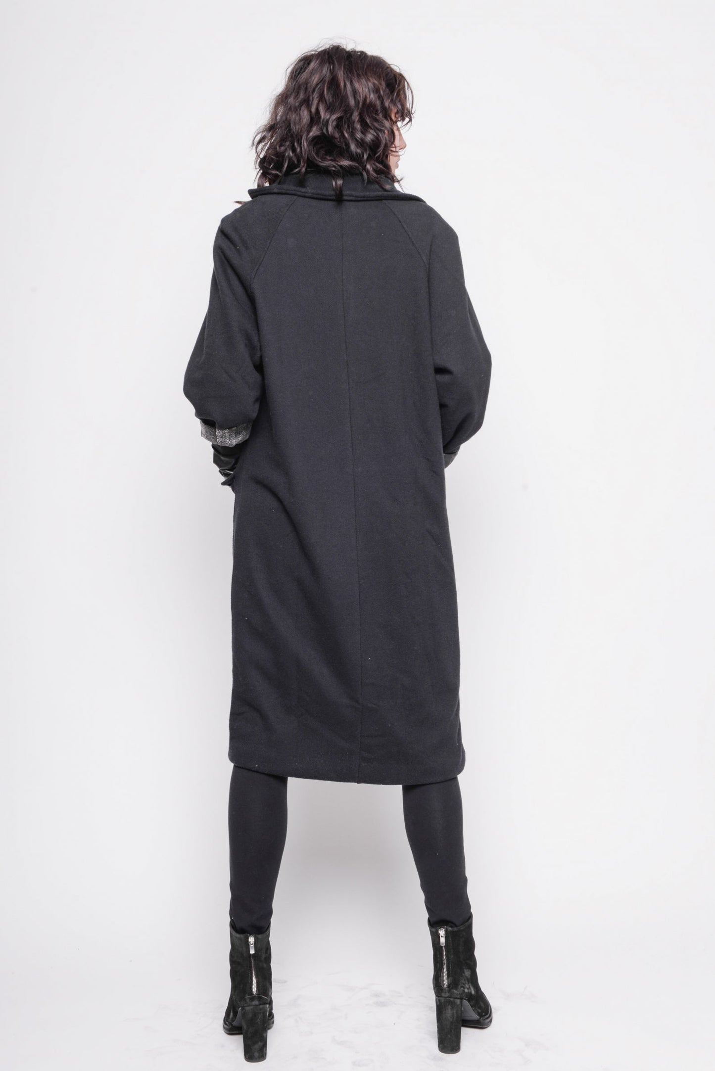 
                  
                    221.03.07 baquette 100% co 100 BLACK
                  
                