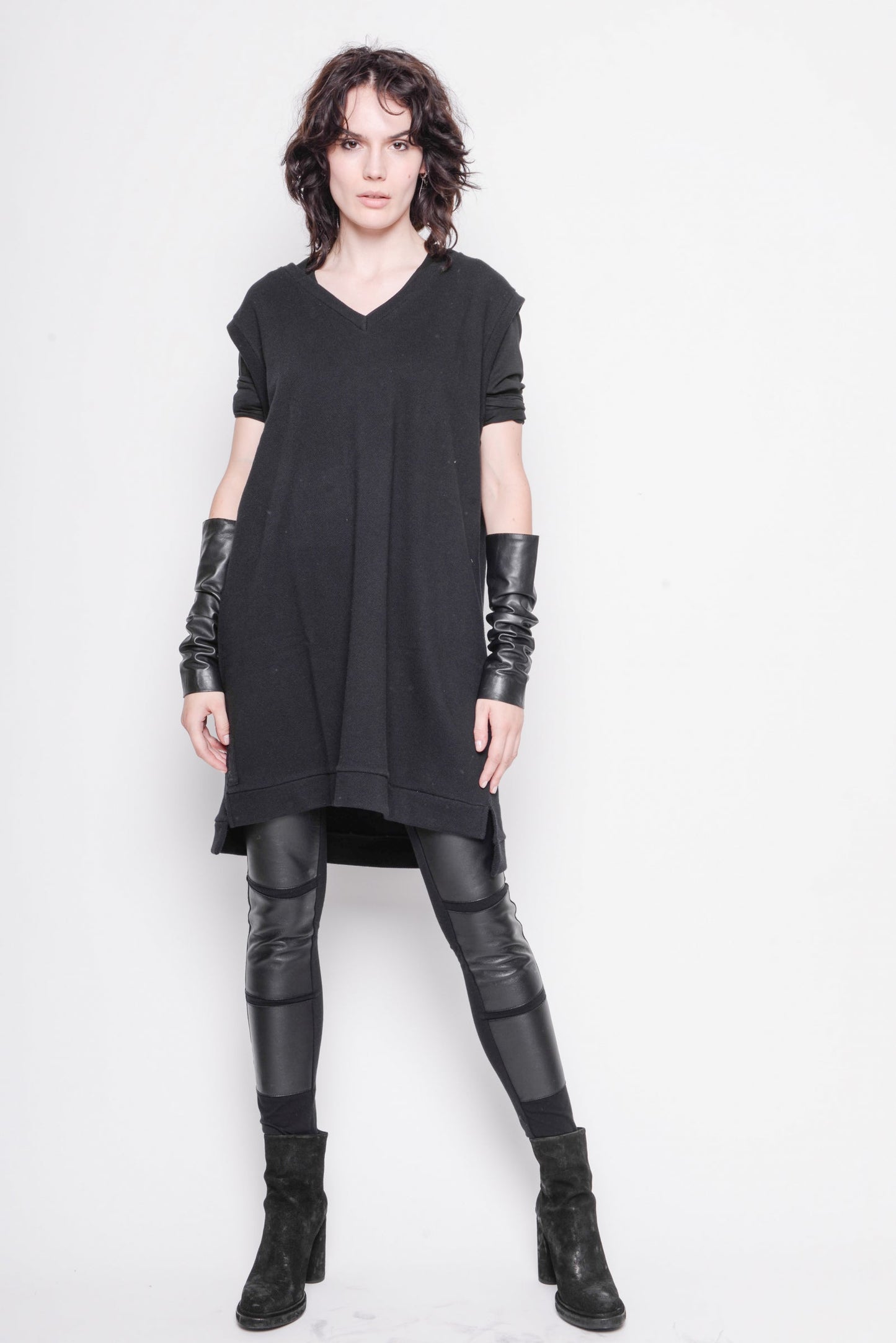 
                  
                    221.03.10 baquette 100% co 100 BLACK
                  
                