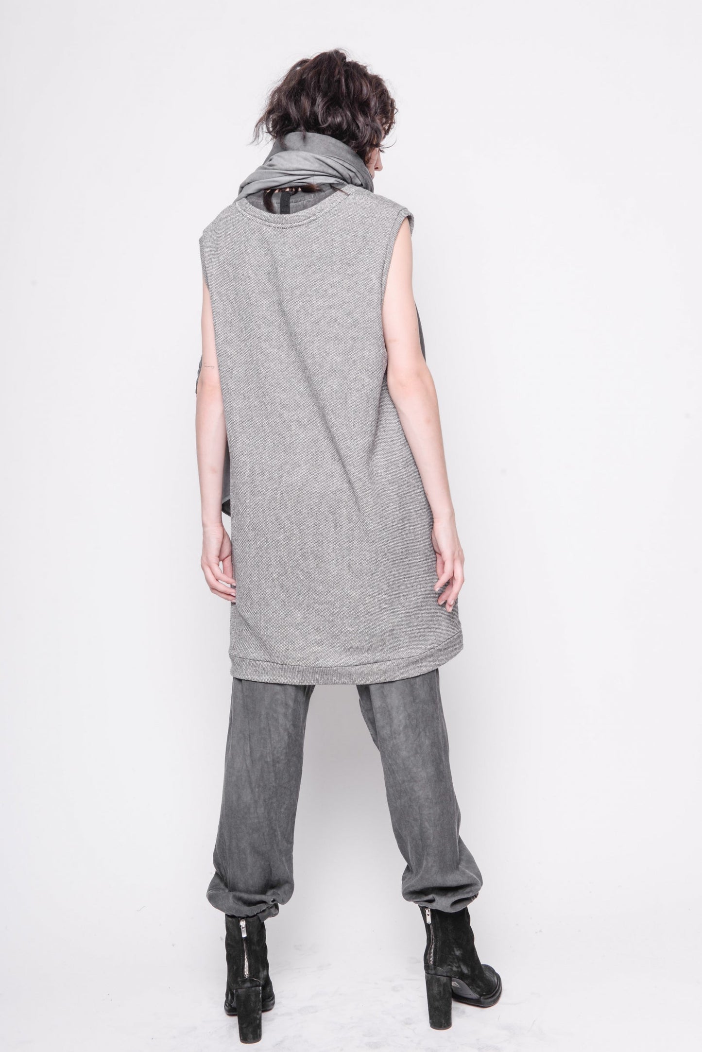 
                  
                    221.03.10 baquette 100% co 103 Black with Grey
                  
                