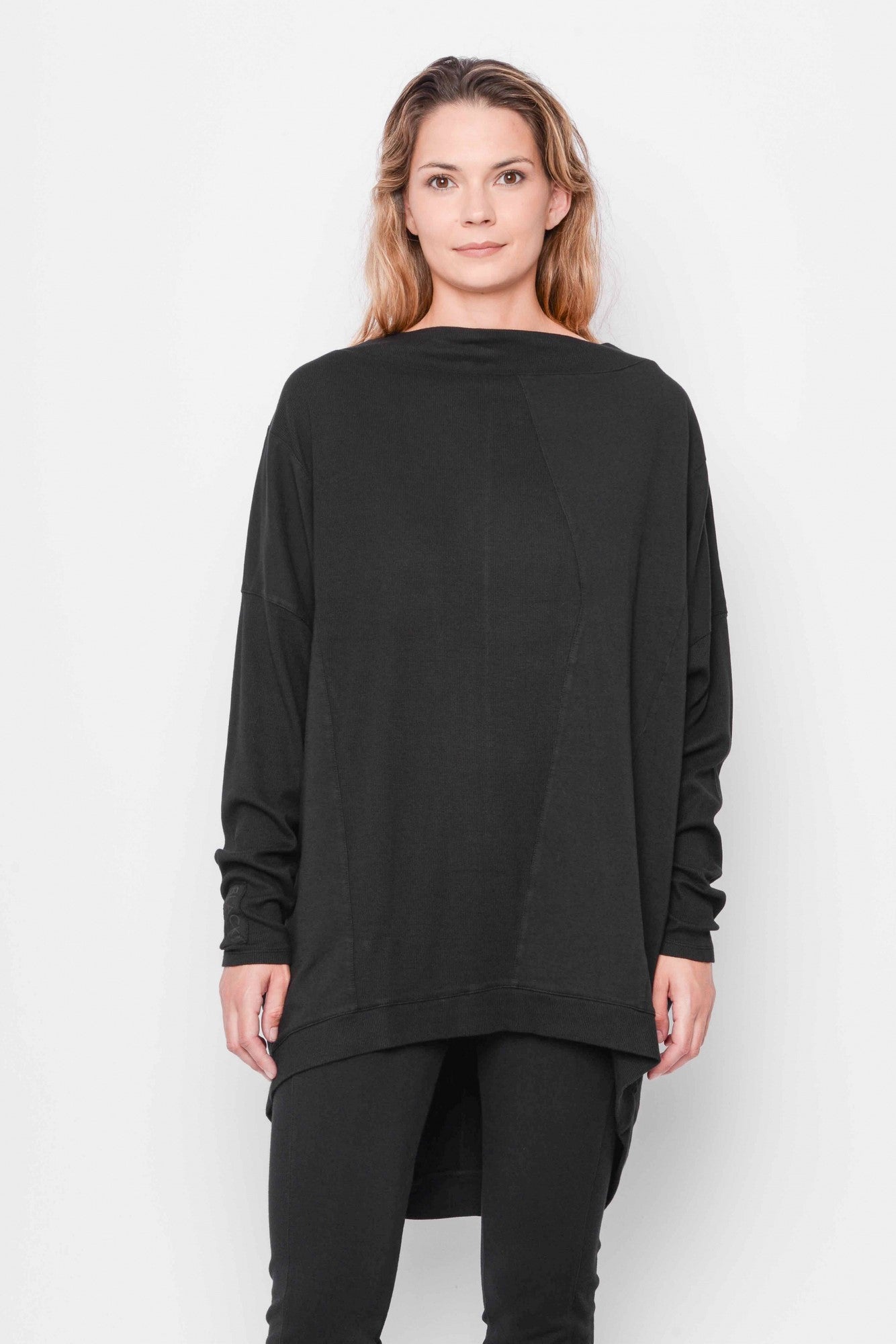 
                  
                    232.01.02 SWEATER 47%CO 47%MODAL 6%EA 100 BLACK
                  
                