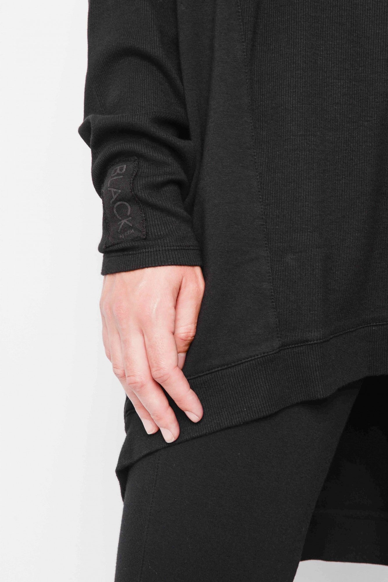 
                  
                    232.01.02 SWEATER 47%CO 47%MODAL 6%EA 100 BLACK
                  
                