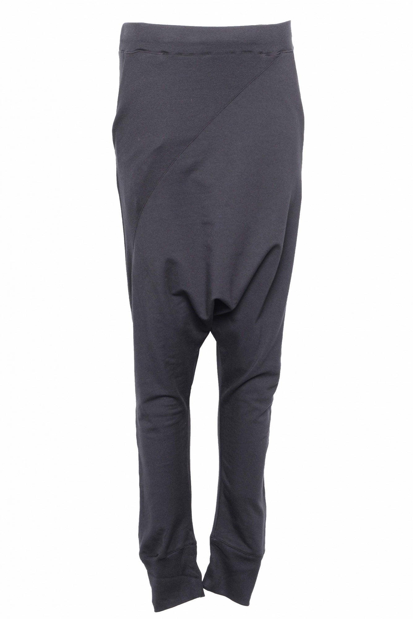 
                  
                    232.01.05 PANT 47%CO 47%MODAL 6%EA 100 BLACK
                  
                