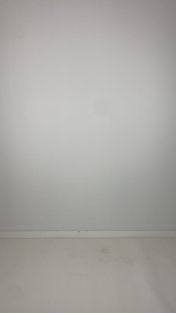 
                  
                    Load and play video in Gallery viewer, B40.252.40.02 100%LEATH/95%NY5%EA 100 BLACK
                  
                