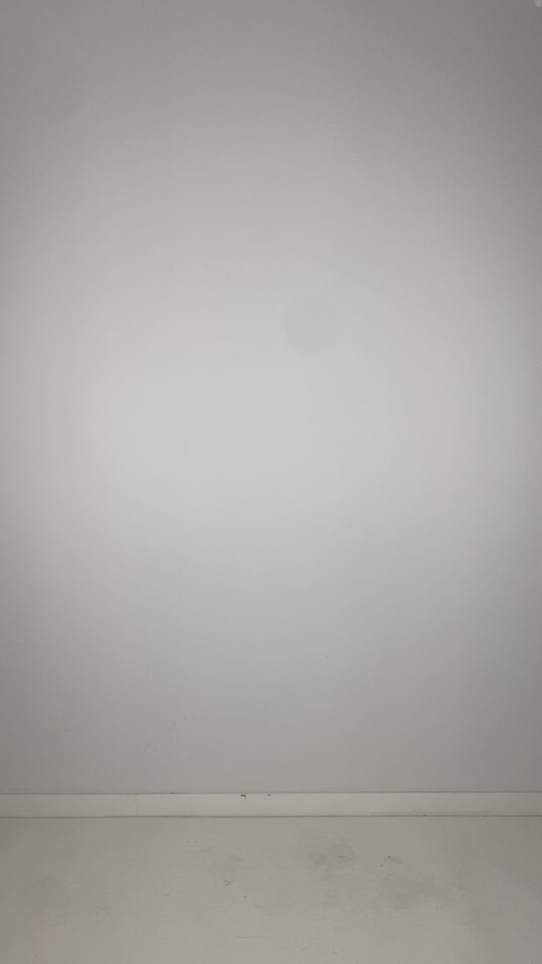 
                  
                    Load and play video in Gallery viewer, B40.252.40.04 100%LEATH/95%NY5%EA 100 BLACK
                  
                