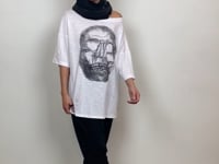 
                  
                    Load and play video in Gallery viewer, 211.16.03 Shirt Releasing 100% cotton skully black on white
                  
                