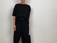 
                  
                    Load and play video in Gallery viewer, 211.14.02 Pant Eye-Catching 100% linnen Plain black
                  
                