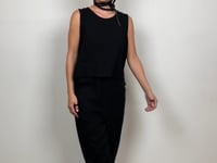 
                  
                    Load and play video in Gallery viewer, 211.14.06 Short Top On The Scene 100% linnen Plain black
                  
                