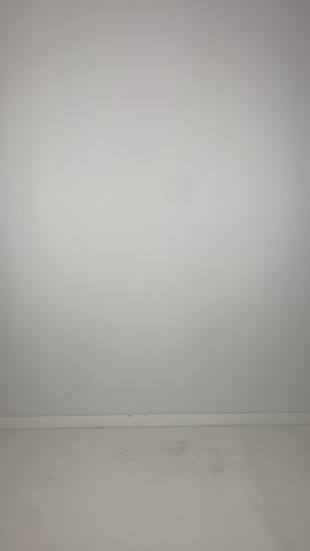 
                  
                    Load and play video in Gallery viewer, B41.252.41.06 100%LEATH/95%NY5%EA 100 BLACK
                  
                