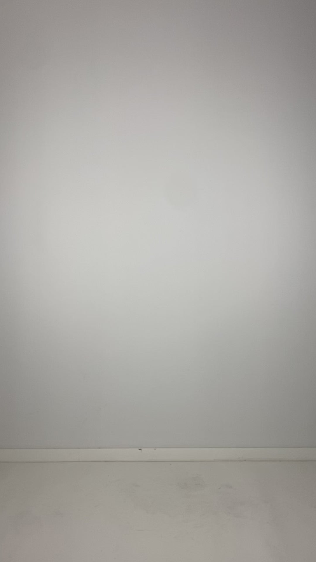 
                  
                    Load and play video in Gallery viewer, B40.252.40.03 100%LEATH/95%NY5%EA 100 BLACK
                  
                