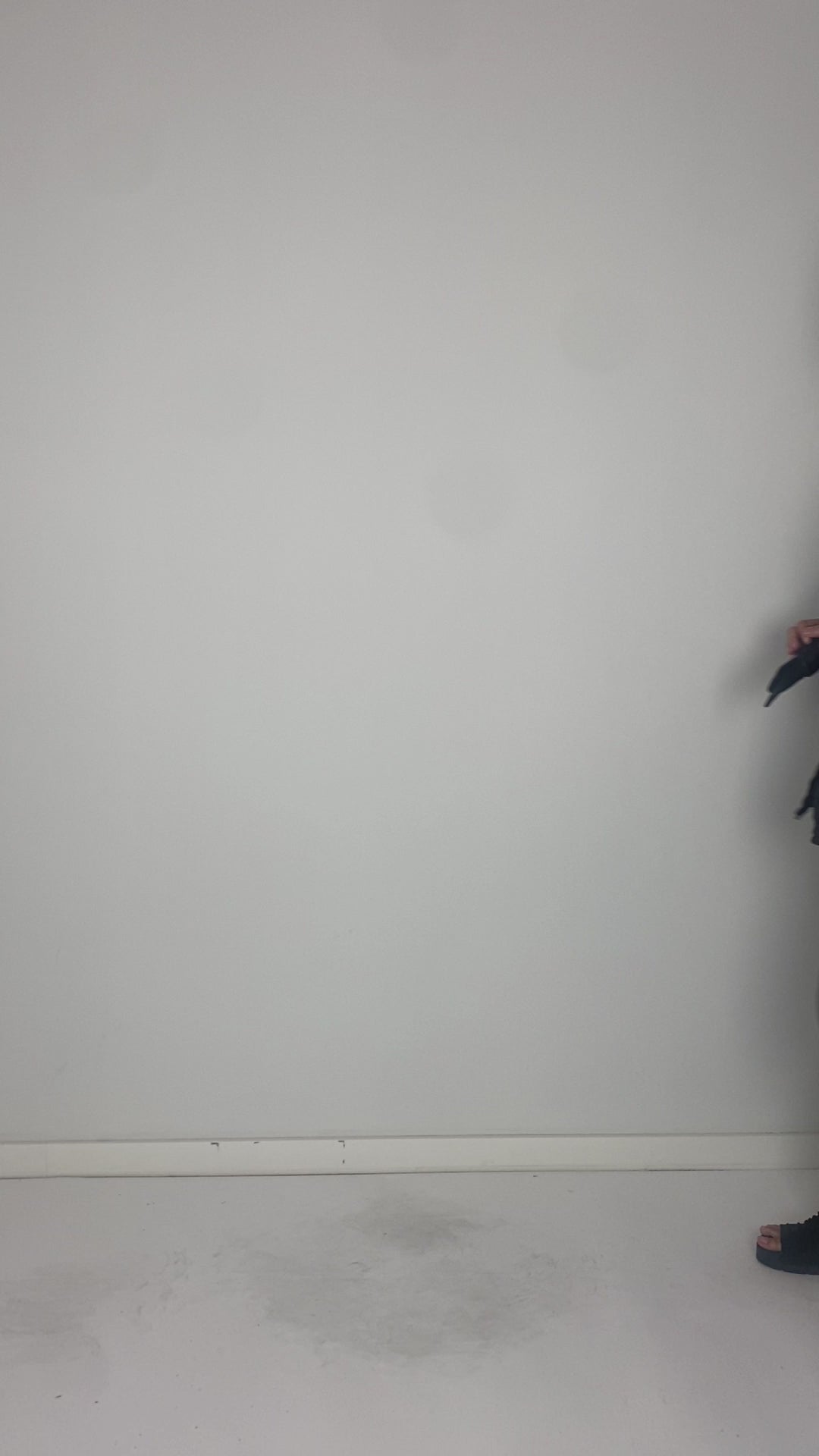 
                  
                    Load and play video in Gallery viewer, 261.04.08 100% LINEN 109 RV BLACK
                  
                