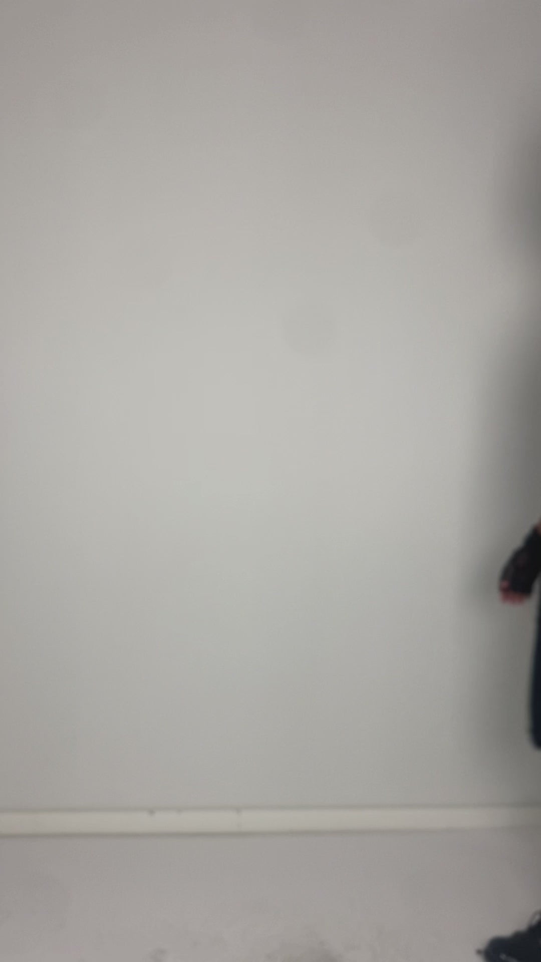 
                  
                    Load and play video in Gallery viewer, 261.02.06 95% CO 5% EA 100 BLACK
                  
                