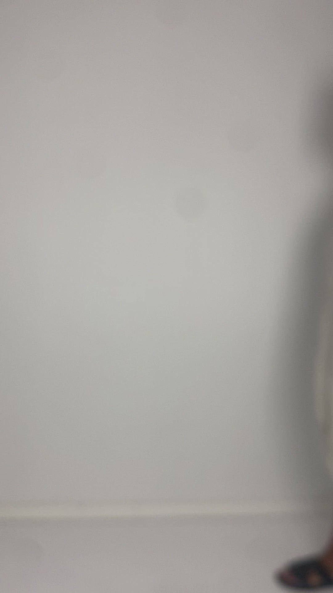 
                  
                    Load and play video in Gallery viewer, 261.04.15 100% LINEN 401 RV NATURAL
                  
                