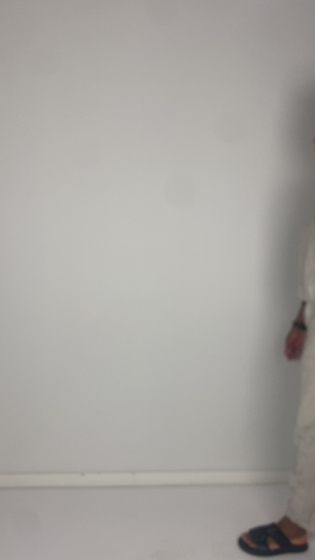 
                  
                    Load and play video in Gallery viewer, 261.04.13 100% LINEN 401 RV NATURAL
                  
                