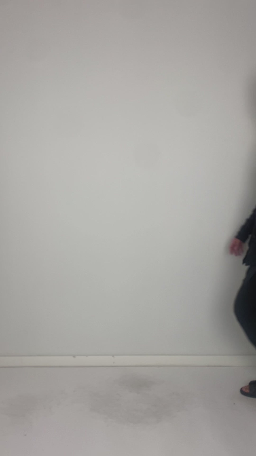 
                  
                    Load and play video in Gallery viewer, 261.04.12 100% LINEN 109 RV BLACK
                  
                