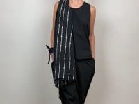 
                  
                    Load and play video in Gallery viewer, 211.23.03 Top Lost Without You 100% Cotton Plain Black
                  
                