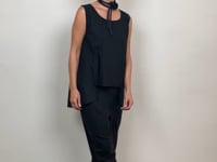 
                  
                    Load and play video in Gallery viewer, 211.18.04 top Wild Side 100% Cotton Plain Black
                  
                
