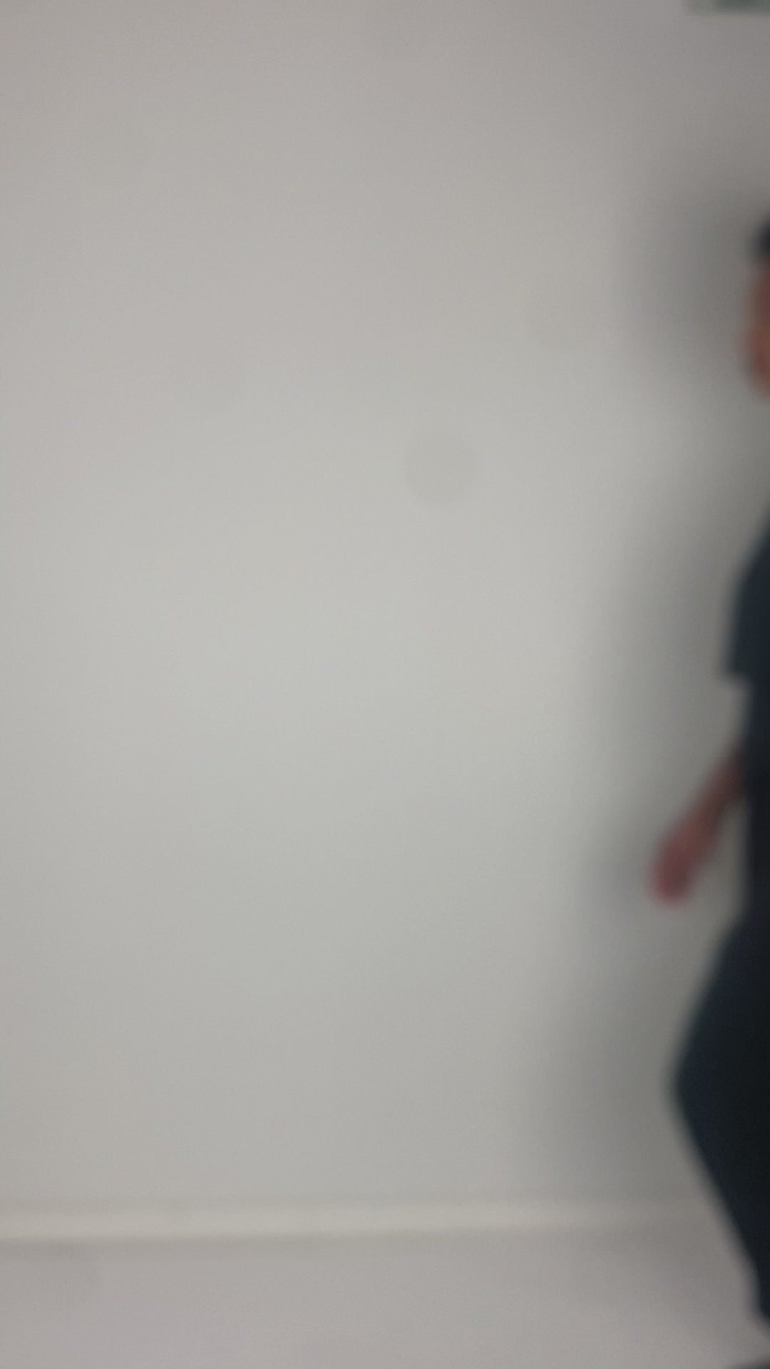 
                  
                    Load and play video in Gallery viewer, 261.02.08 95% CO 5% EA 100 BLACK
                  
                