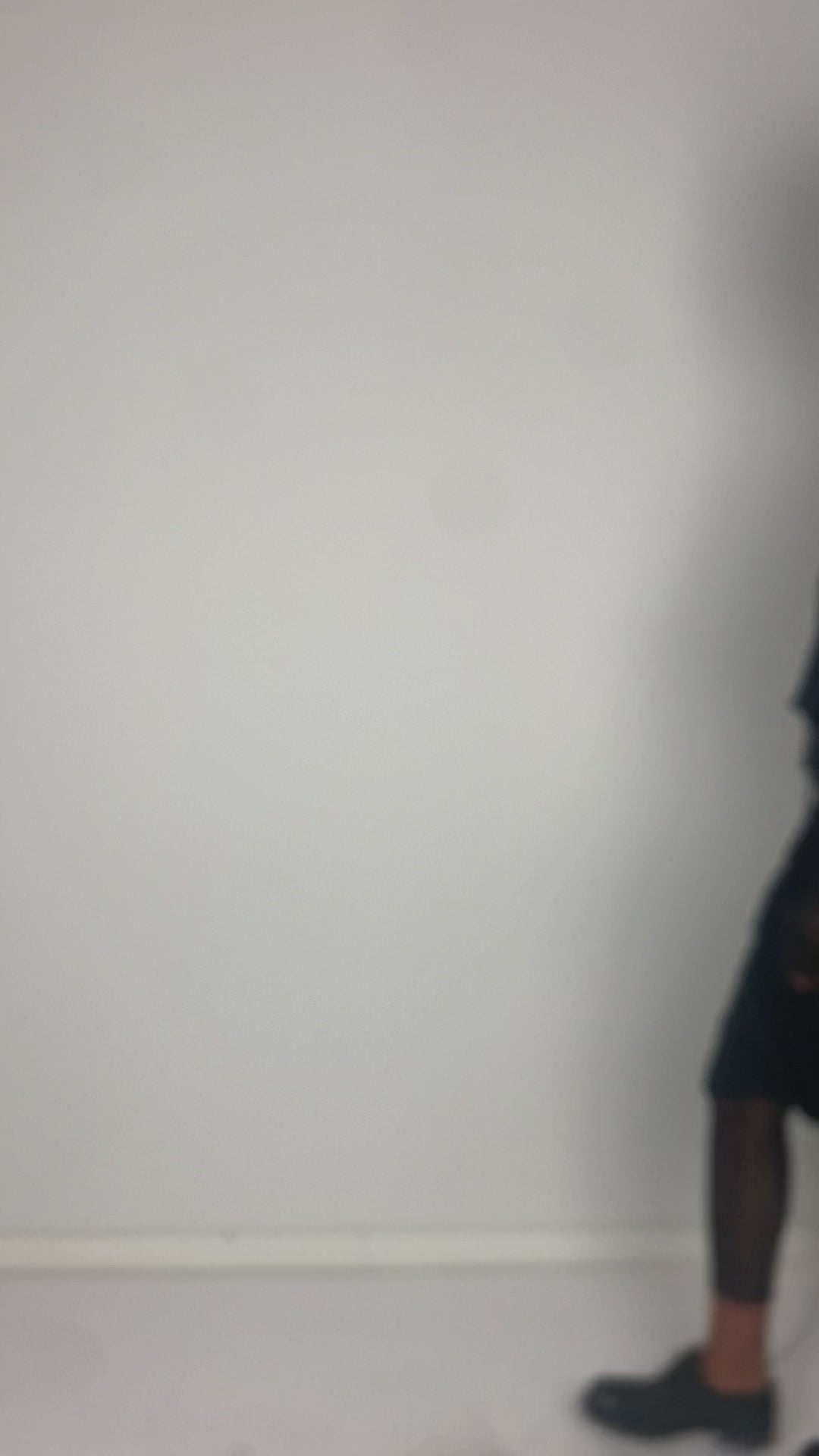 
                  
                    Load and play video in Gallery viewer, 261.02.01 95% CO 5% EA 100 BLACK
                  
                