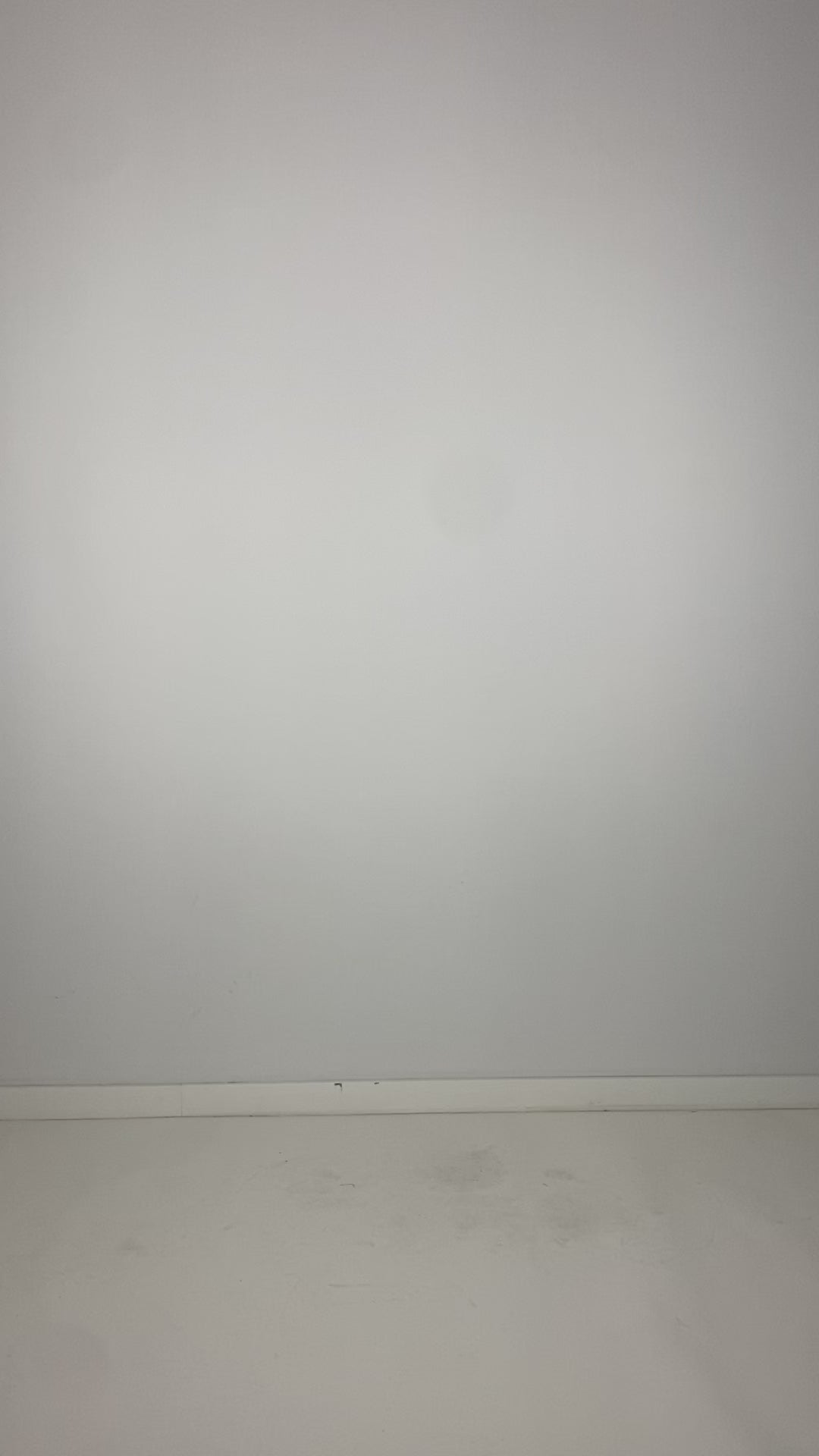 
                  
                    Load and play video in Gallery viewer, B41.252.41.04 100%LEATH/95%NY5%EA 100 BLACK
                  
                