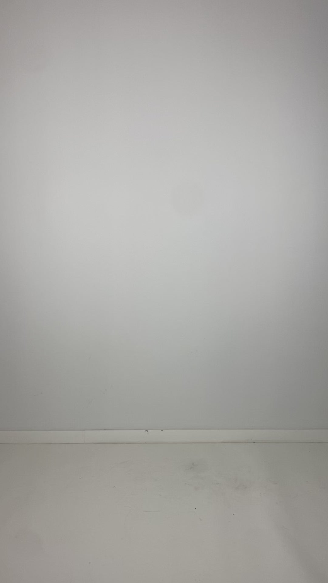 
                  
                    Load and play video in Gallery viewer, 252.15.01 73%WO 15%PA 12%WP 100 BLACK
                  
                