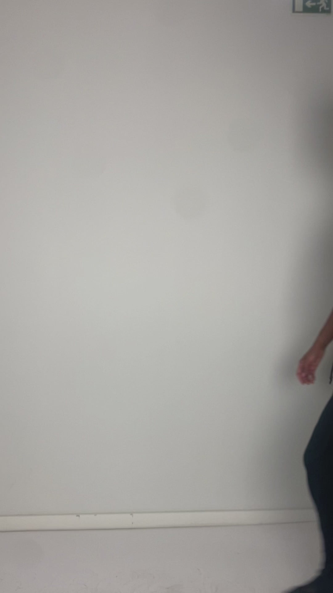 
                  
                    Load and play video in Gallery viewer, 261.02.12 95% CO 5% EA 100 BLACK
                  
                