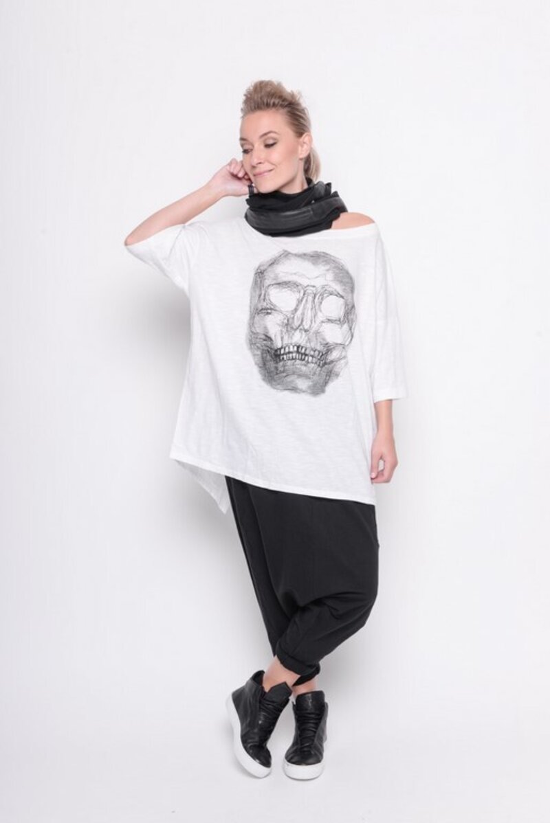 
                  
                    211.16.03 Shirt Releasing 100% cotton skully black on white
                  
                