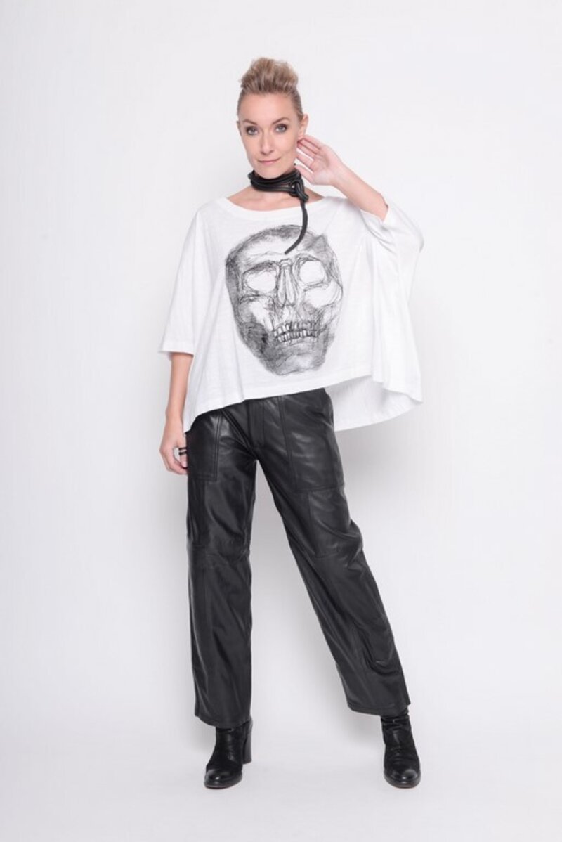 
                  
                    211.16.04 Short Top 100% cotton skully black on white
                  
                