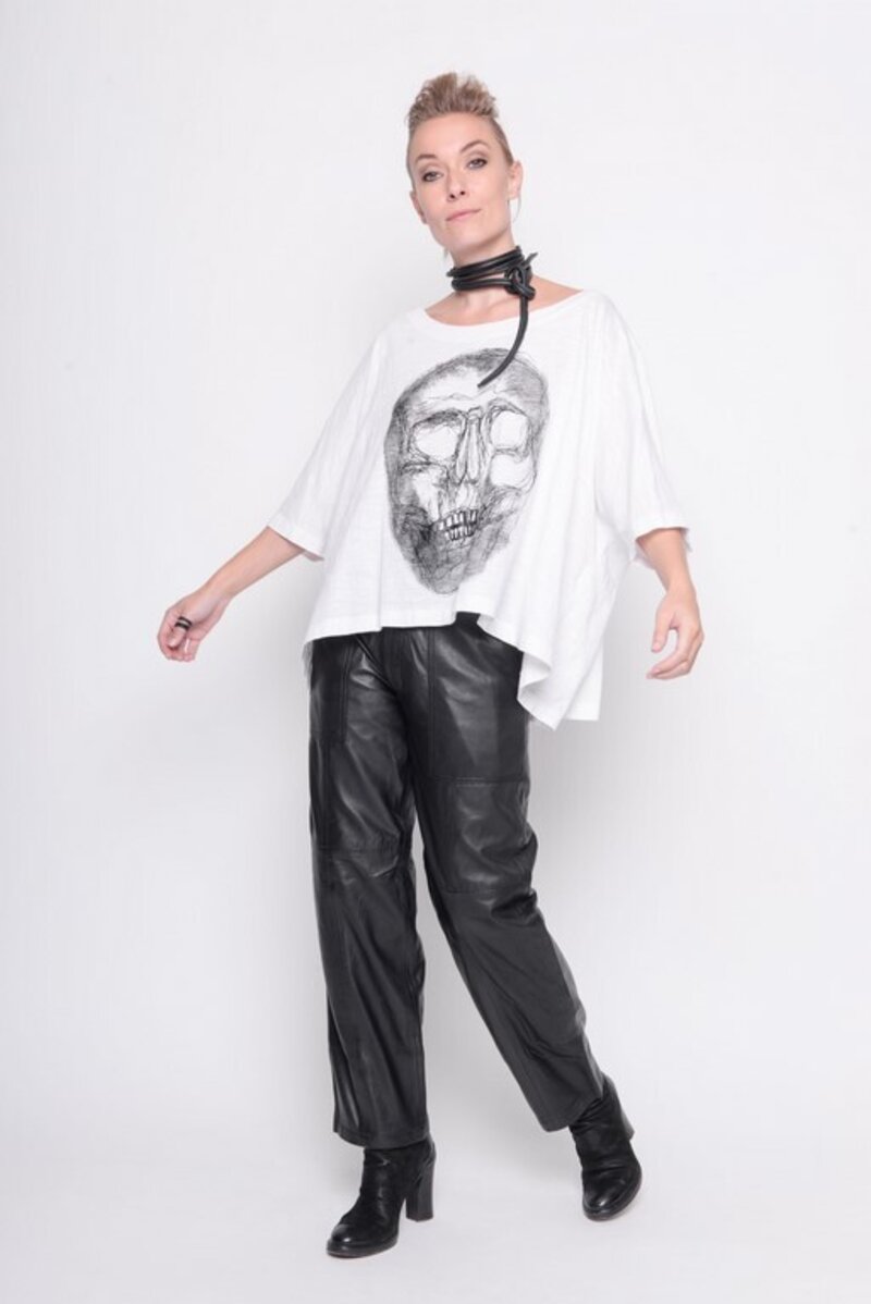 
                  
                    211.16.04 Short Top 100% cotton skully black on white
                  
                