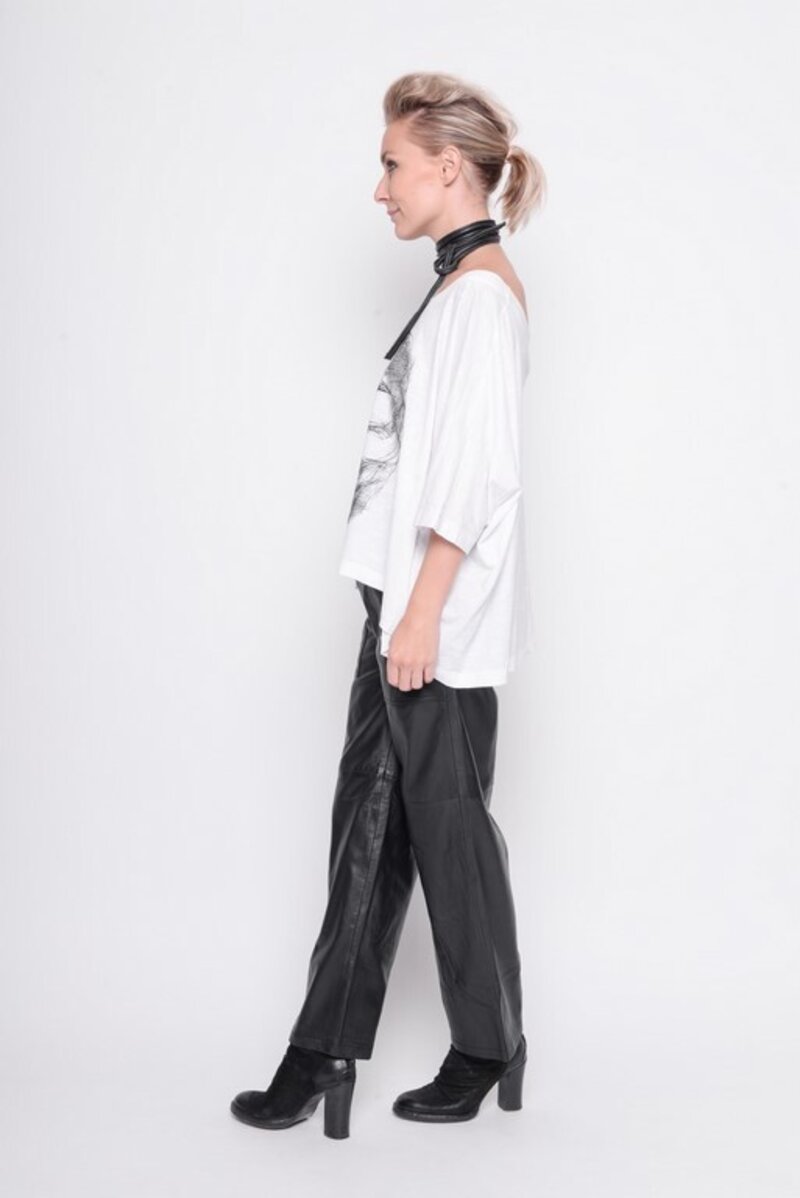 
                  
                    211.16.04 Short Top 100% cotton skully black on white
                  
                
