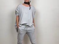 
                  
                    Load and play video in Gallery viewer, 211.02.06 Shirt Black Vinyl 100%fleeceCO/CO rib PLAIN VAPOR
                  
                