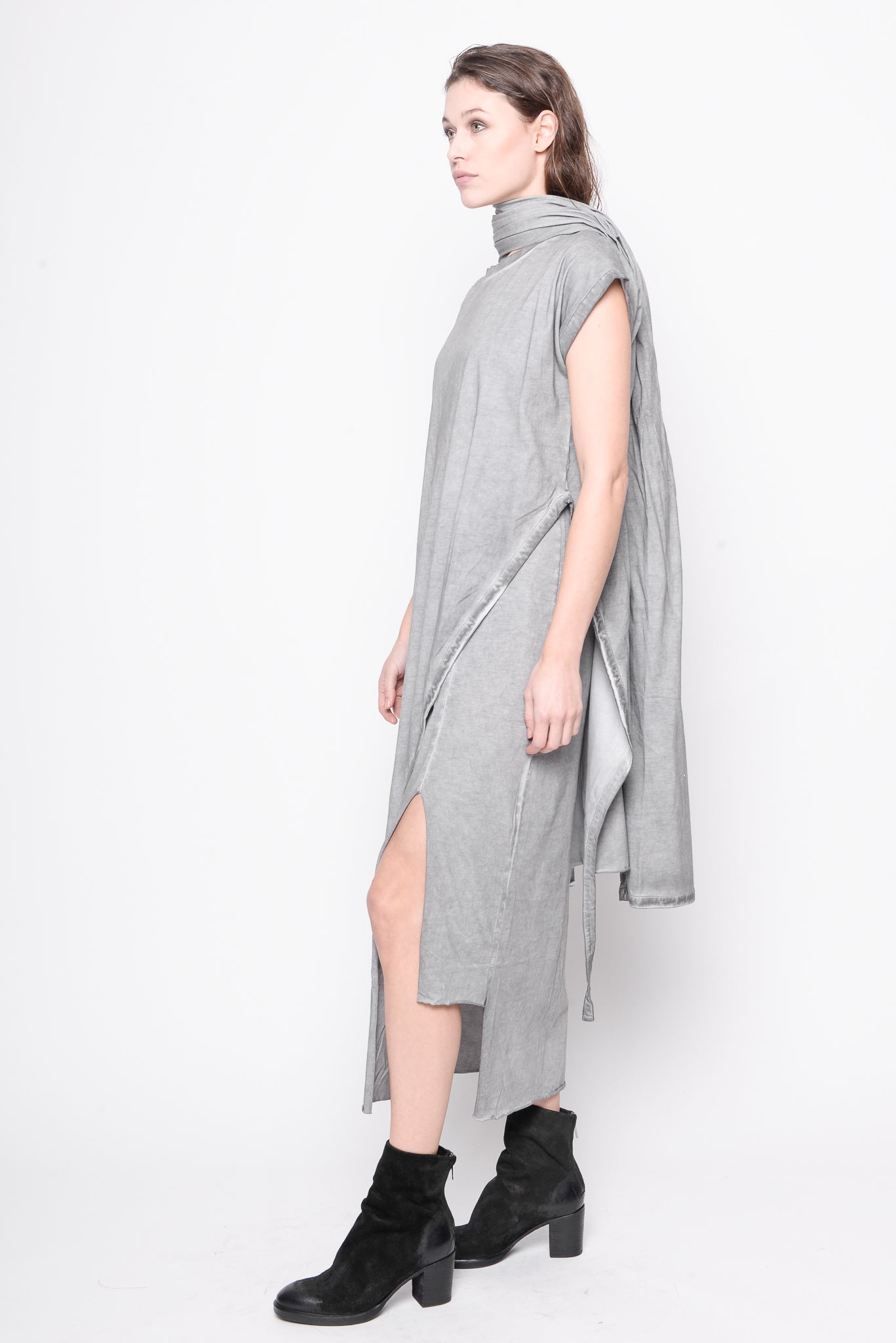 
                  
                    231.04.02 100% CO 800 CD GREY
                  
                