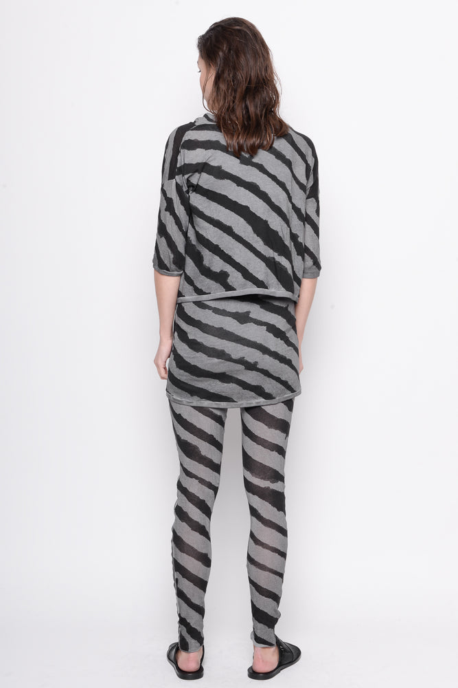 
                  
                    231.03.08 100% CO 180 STRIPE GREY
                  
                