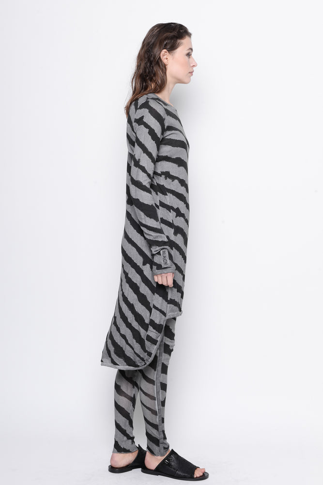 
                  
                    231.03.10 100% CO 180 STRIPE GREY
                  
                