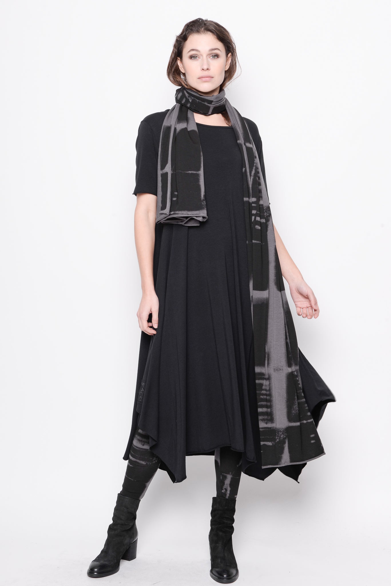 
                  
                    231.09.04 65% LY 35% CO 5% EA 100 BLACK
                  
                