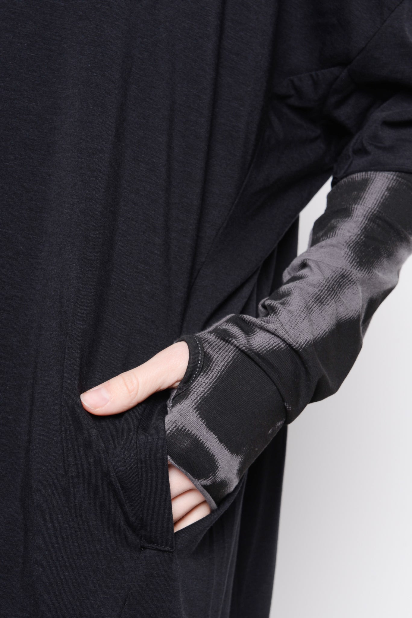 
                  
                    231.09.06 65% LY 35% CO 5% EA 100 BLACK
                  
                