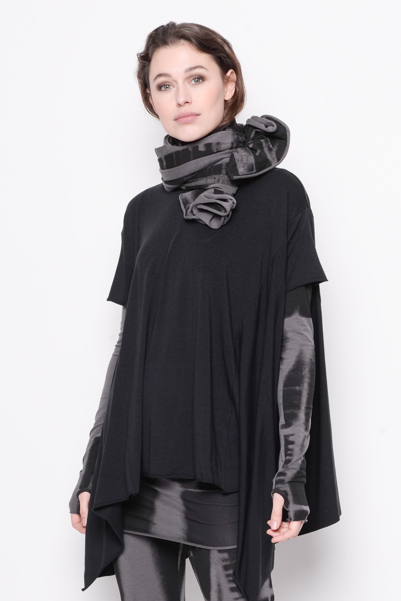 
                  
                    231.09.05 65% LY 35% CO 5% EA 100 BLACK
                  
                