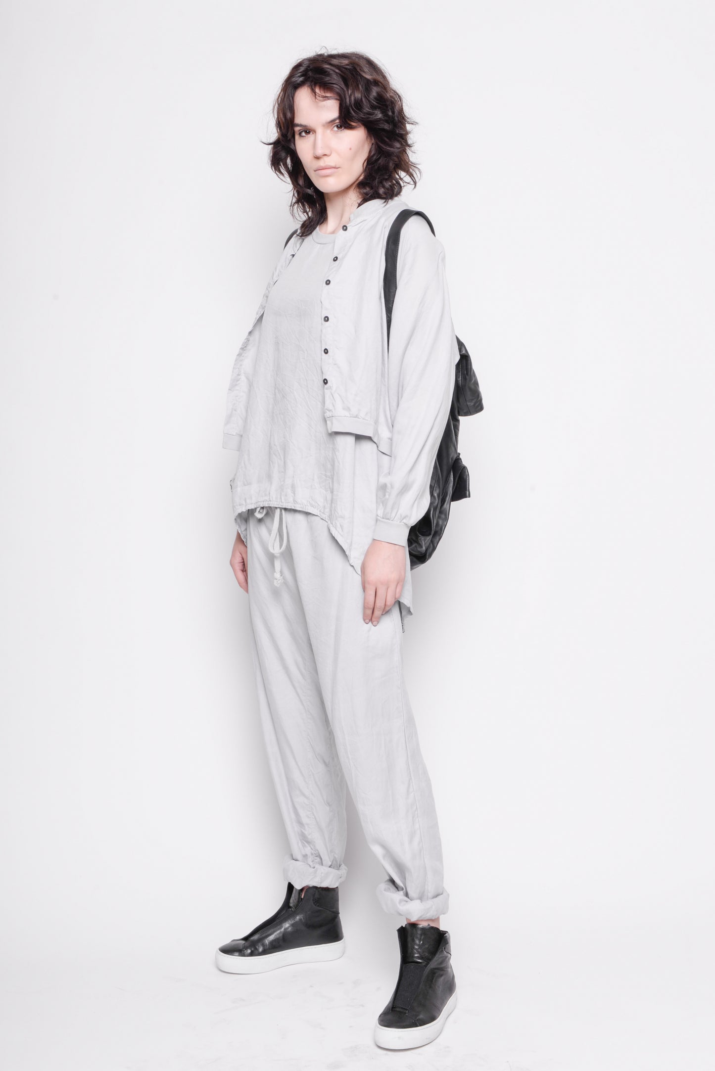 
                  
                    221.07.02 fabric 100% CLY 300 VAPOR
                  
                